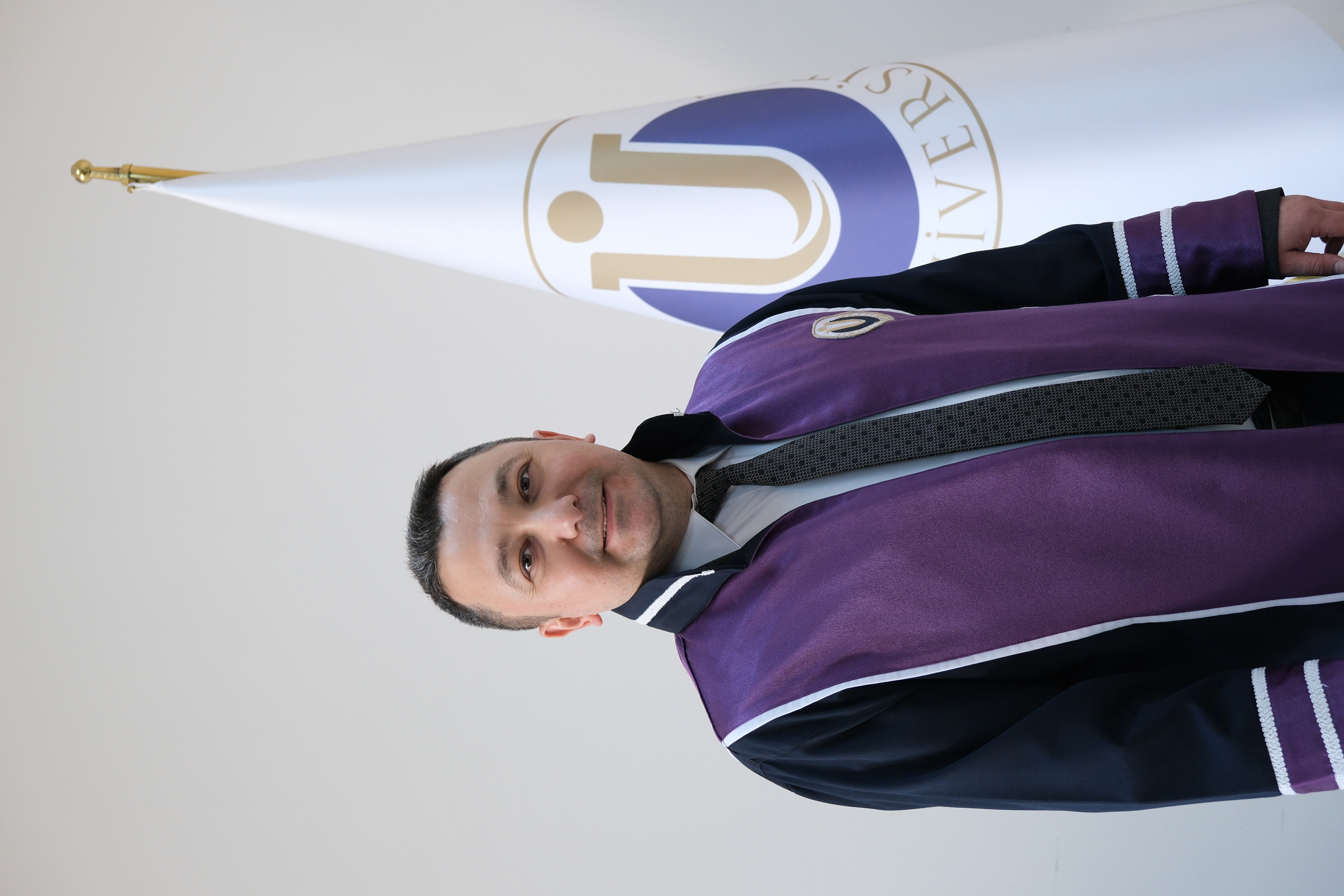 Dr. &Ouml;ğr. &Uuml;yesi Caner &Ouml;ZDEMİR