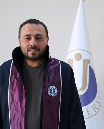 Do&ccedil;. Dr. &Uuml;zeyir S&Uuml;Ğ&Uuml;ML&Uuml;